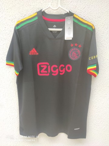Camiseta de time ajax 
