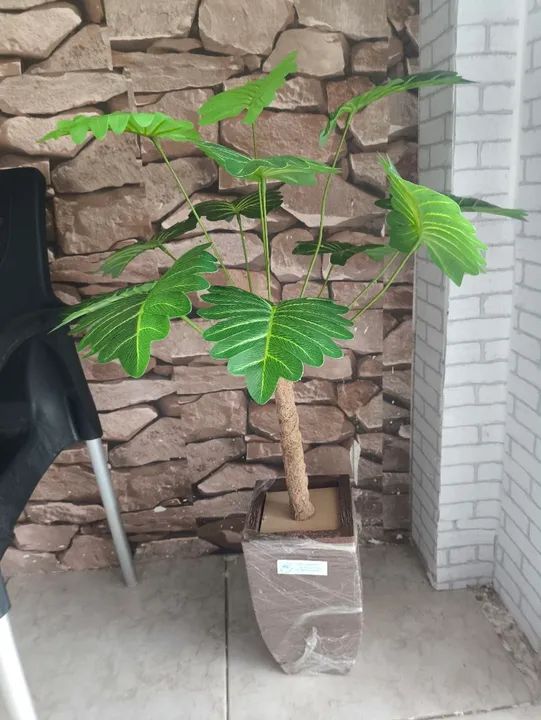 Planta artificial com jarro decoração  - Foto 5