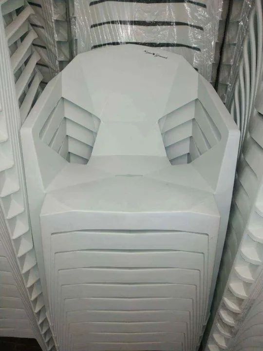 CADEIRA PLÁSTICO DIAMOND JR 