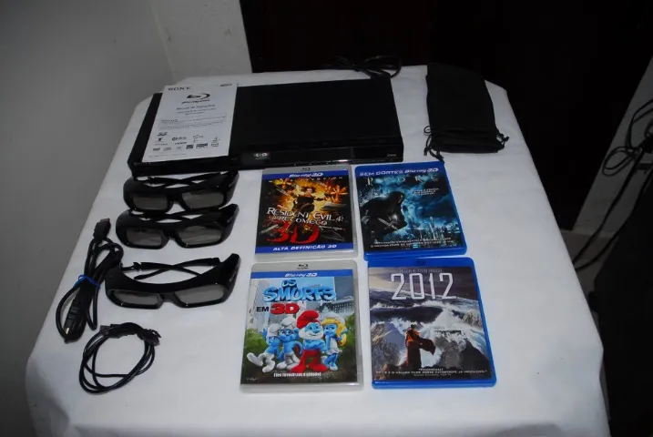 Blu-ray Player com óculos Sony e disco usados