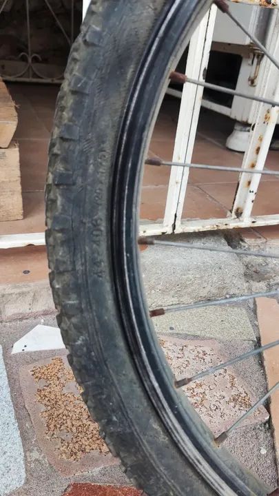 Bicicleta aro 20 Precisa de reforma  - Foto 3