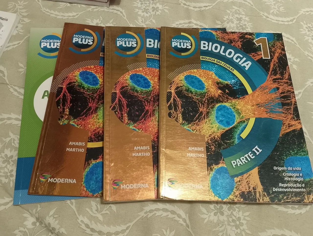 Livros de Biologia Moderna Plus - 1º Ano - Parte 1 e 2