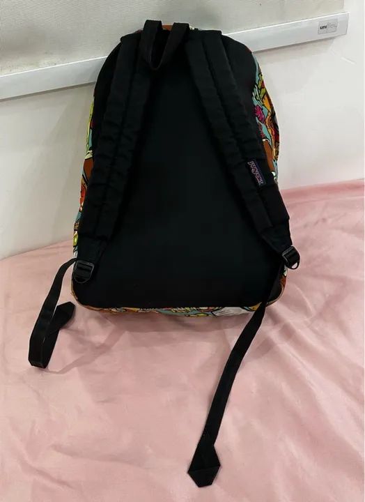 Mochila Jansport Estampada Colorida com Design Divertido Original - Foto 3