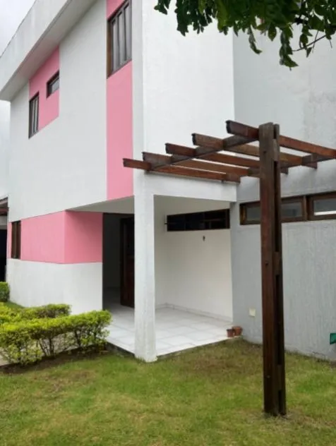 'Casa duplex com 3 quartos no Antares - Condomínio Pouso da Garça