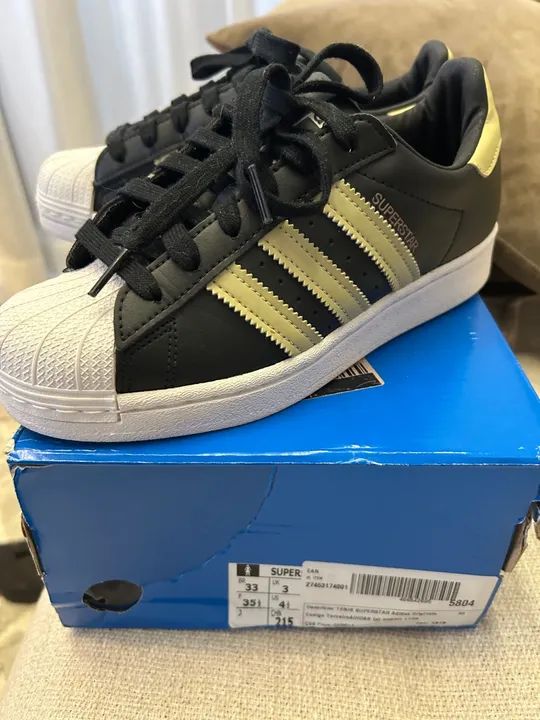 Tênis Adidas Superstars 
