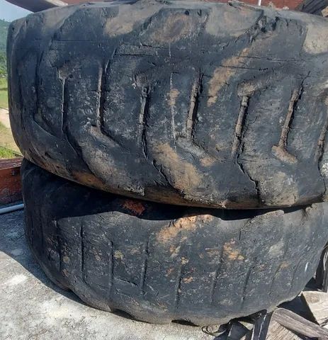 pneu traseiro reroescavadeira JCB 16.9x24 - Foto 2