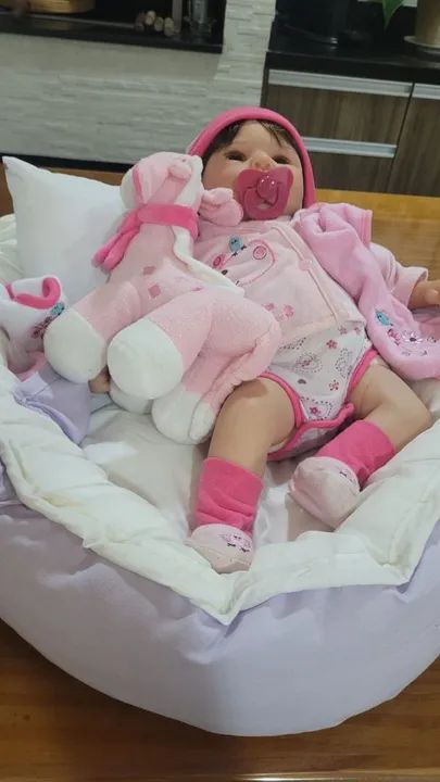 Boneca bebê Reborn com Moisés. - Foto 2