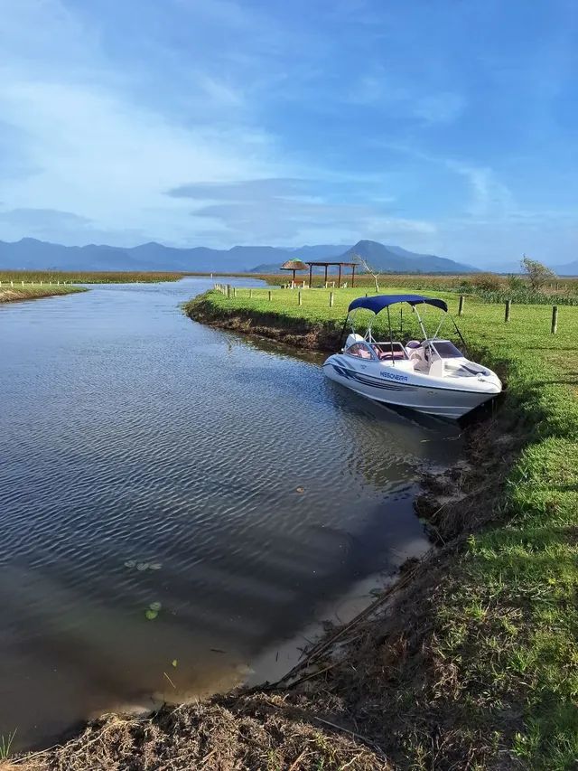 Lancha focker sea star 18 pes + reboque