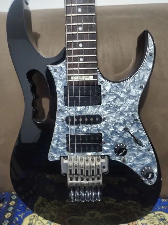 Guitarra Ibanez Jem 555 BK Steve Vai - Instrumentos musicais