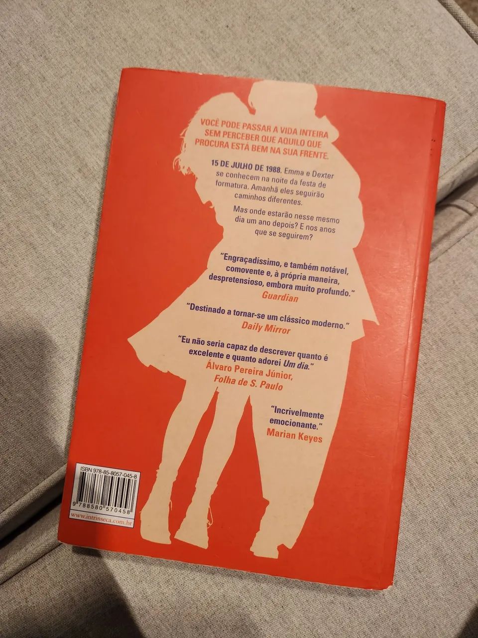 Um Dia - David Nicholls - Capa Comum - Foto 2