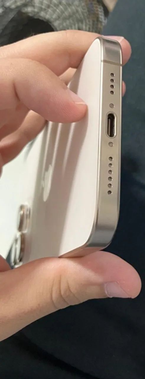 Iphone 16 pro max 256GB - Menos de 1 mês de uso -- COMPLETO - Foto 2