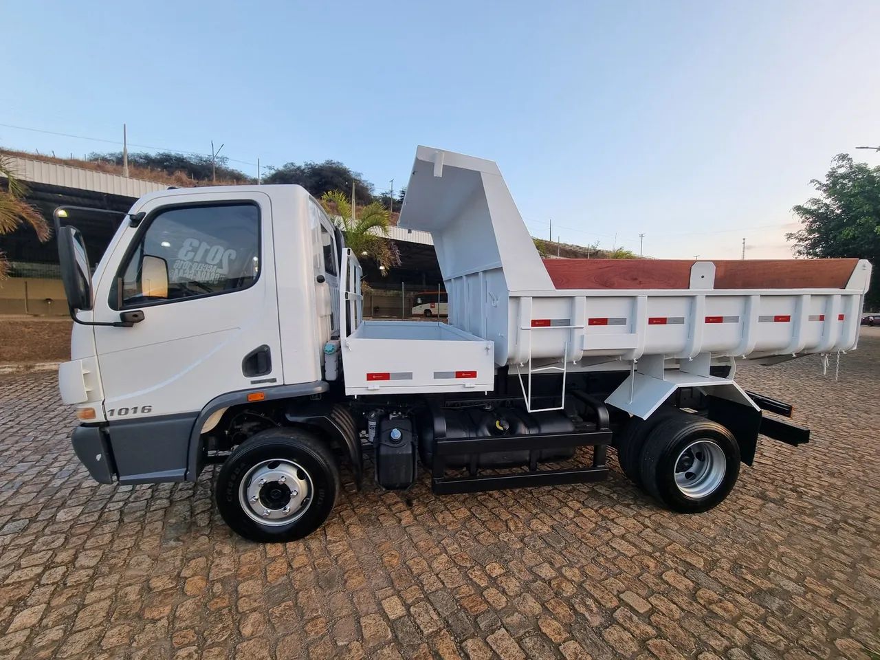Caminhão Mercedes-Benz Accelo 1016 - Foto 7