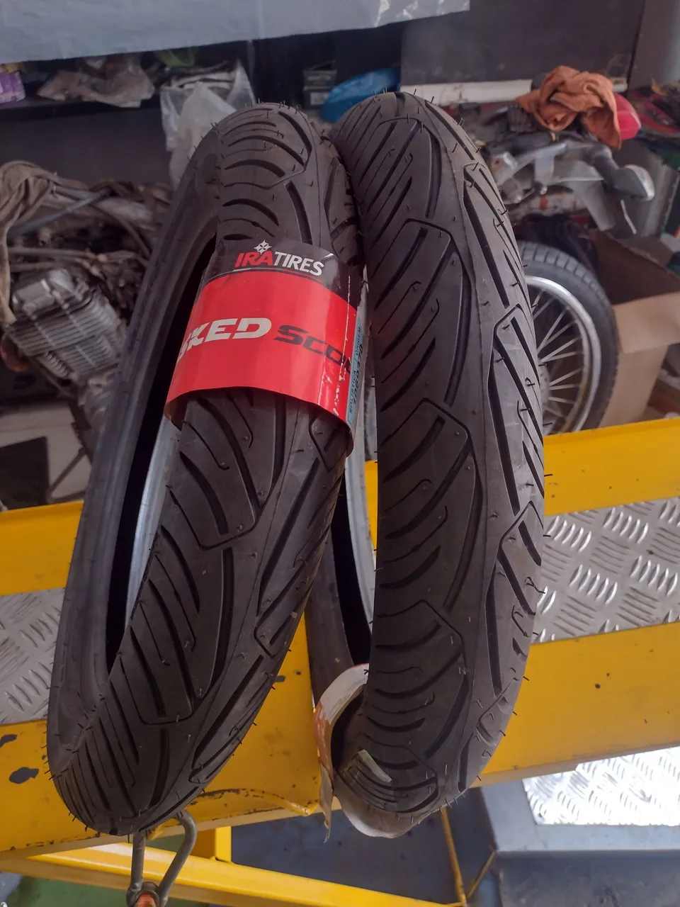 Pneus pcx , scoter aro 14