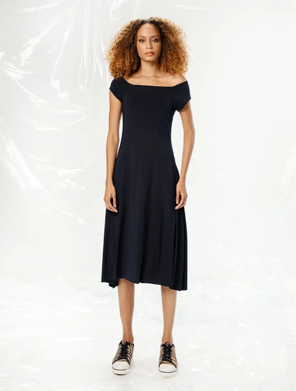 Vestido Preto Midi Elegante Modelo Zara
