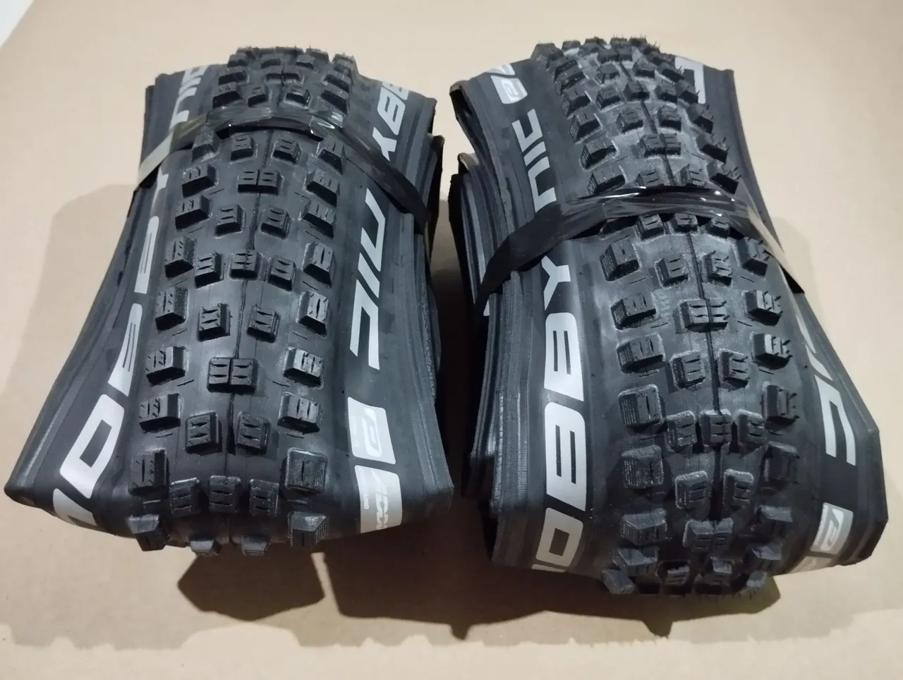 Par de pneus schwalbe nobby nic aro 29 mtb