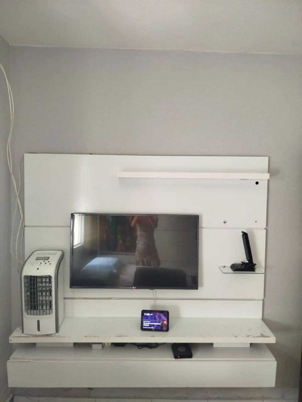 Painel para TV com prateleira - Foto 4