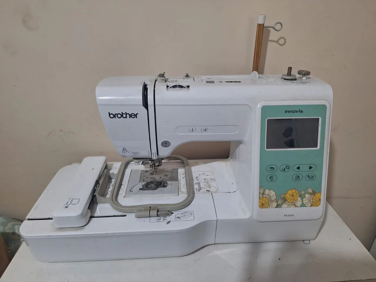 Vendo maquina de bordado brother 