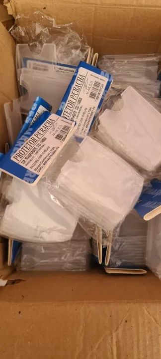 Kit com 10 crachás ou mais