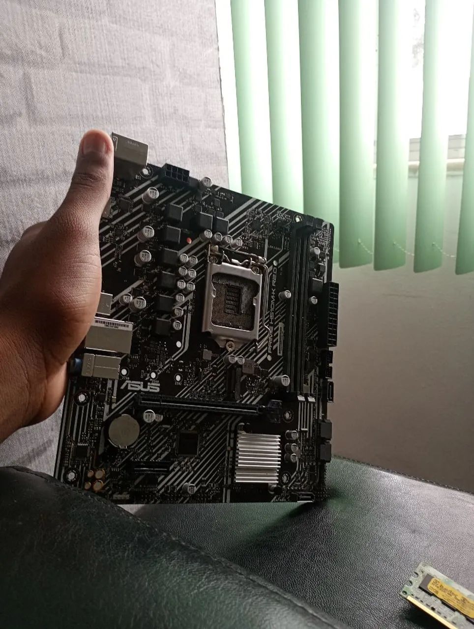 Placa mãe h510m-K ( leia a descrição)  - Foto 2
