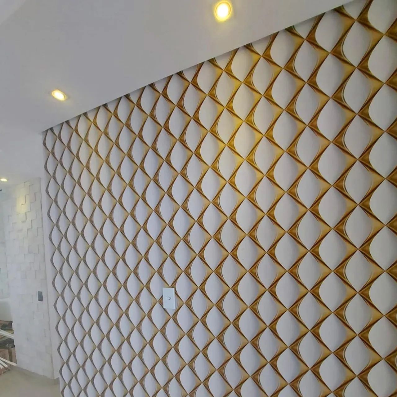 Papel de Parede Geométrico 3d Branco e Dourado - Foto 2
