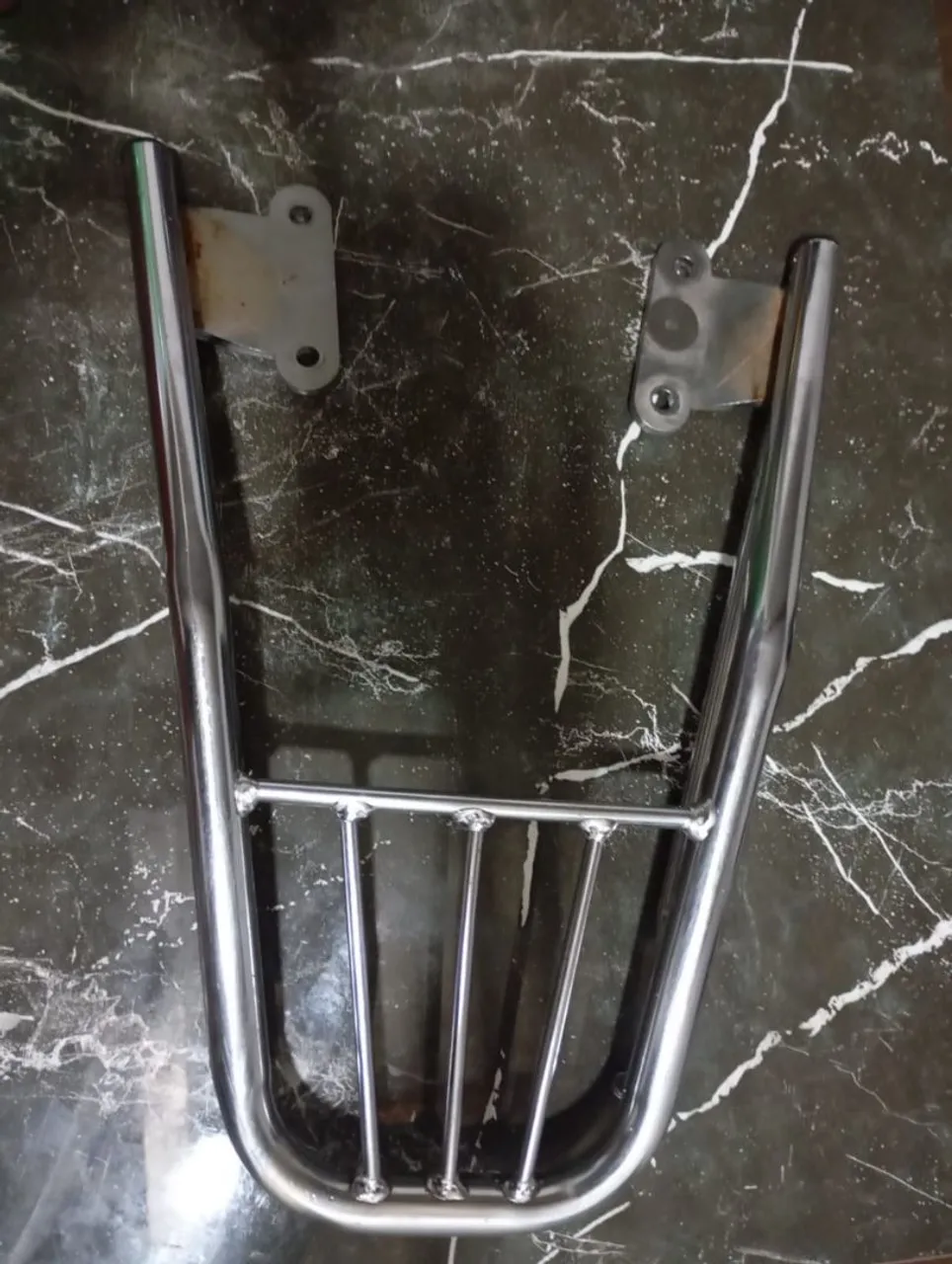 Suporte para bagageiro de moto