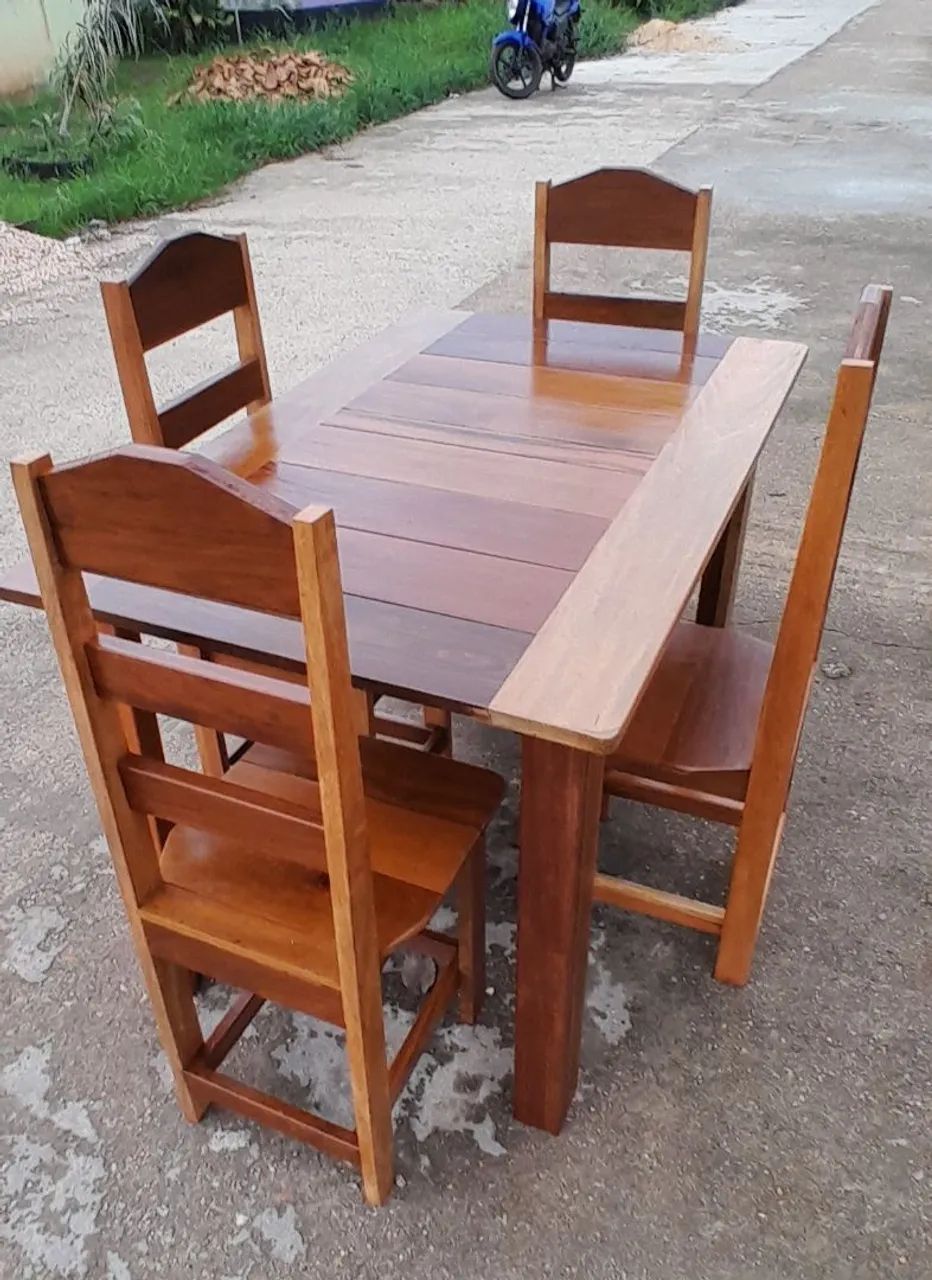 Mesa de Madeira Com 4 Cadeiras  - Foto 3