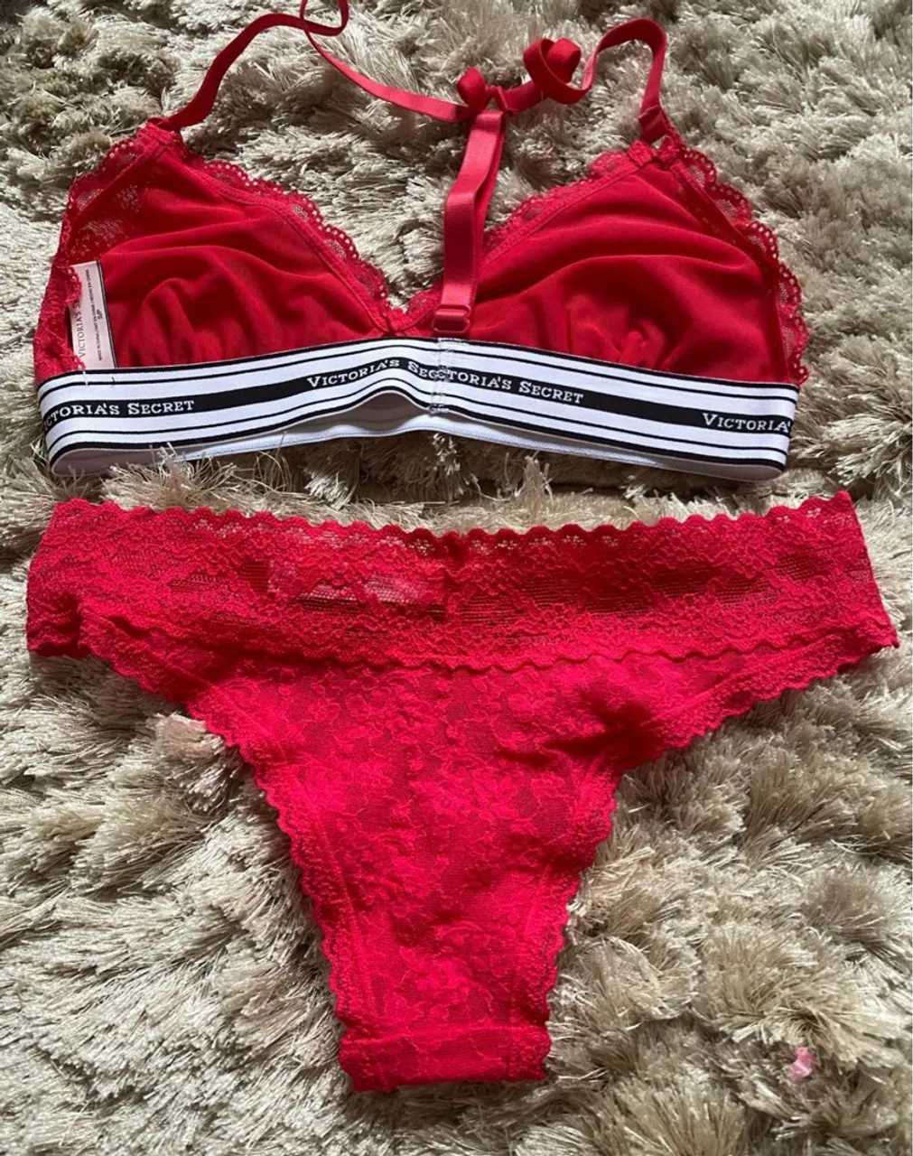 Conjunto de lingerie Victoria's Secret vermelho
