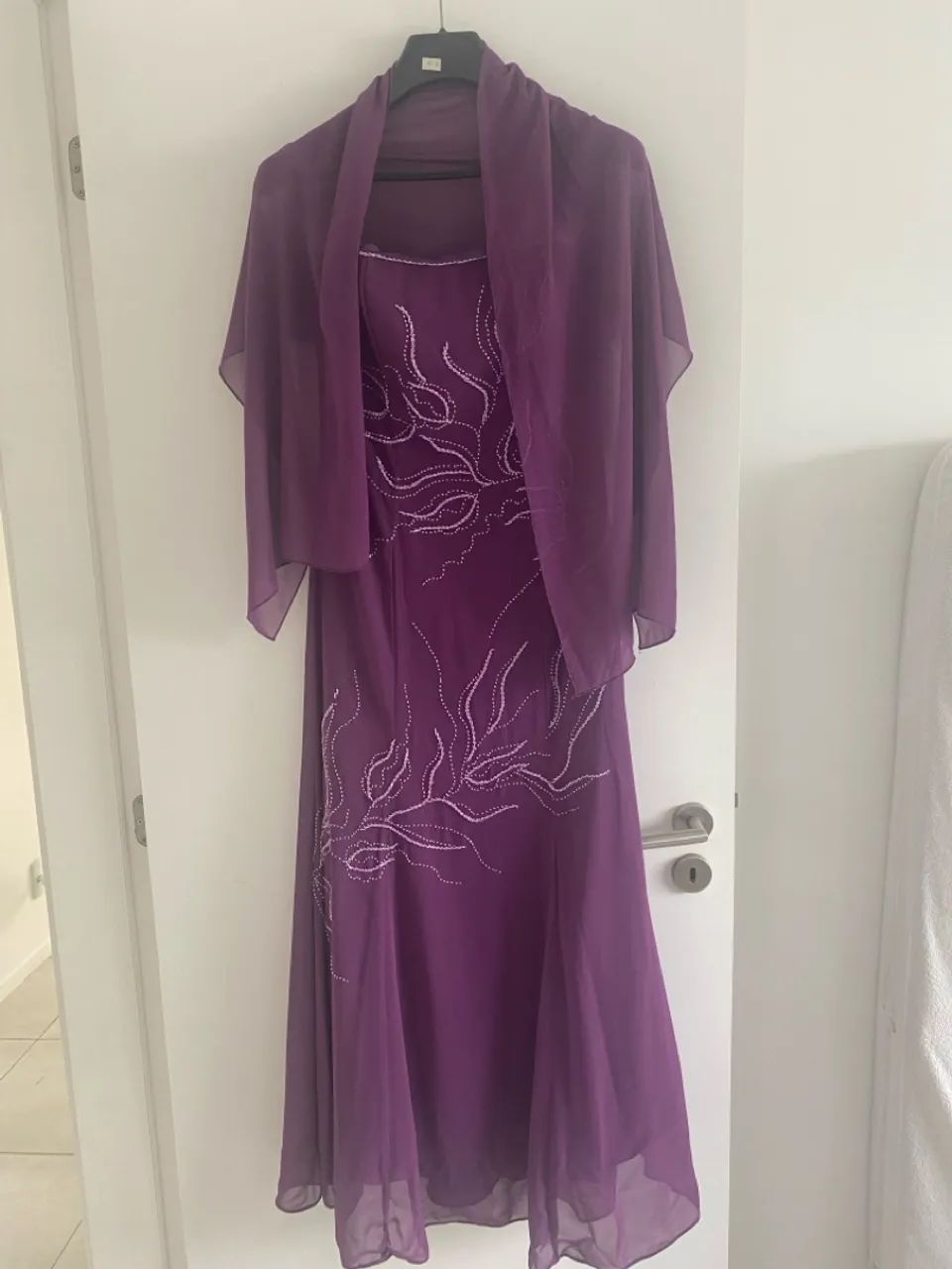 Vestido tomara que caia longo roxo com detalhes em pedraria - Foto 4