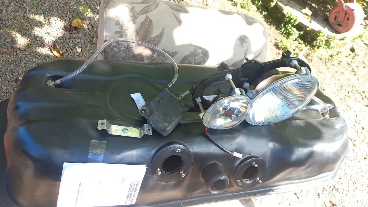 Tanque de Combustível e lanterna esquerda da  L200 - Foto 2