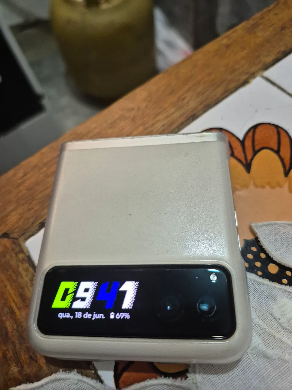 Venda de telefone Raz40 com defeito de tela