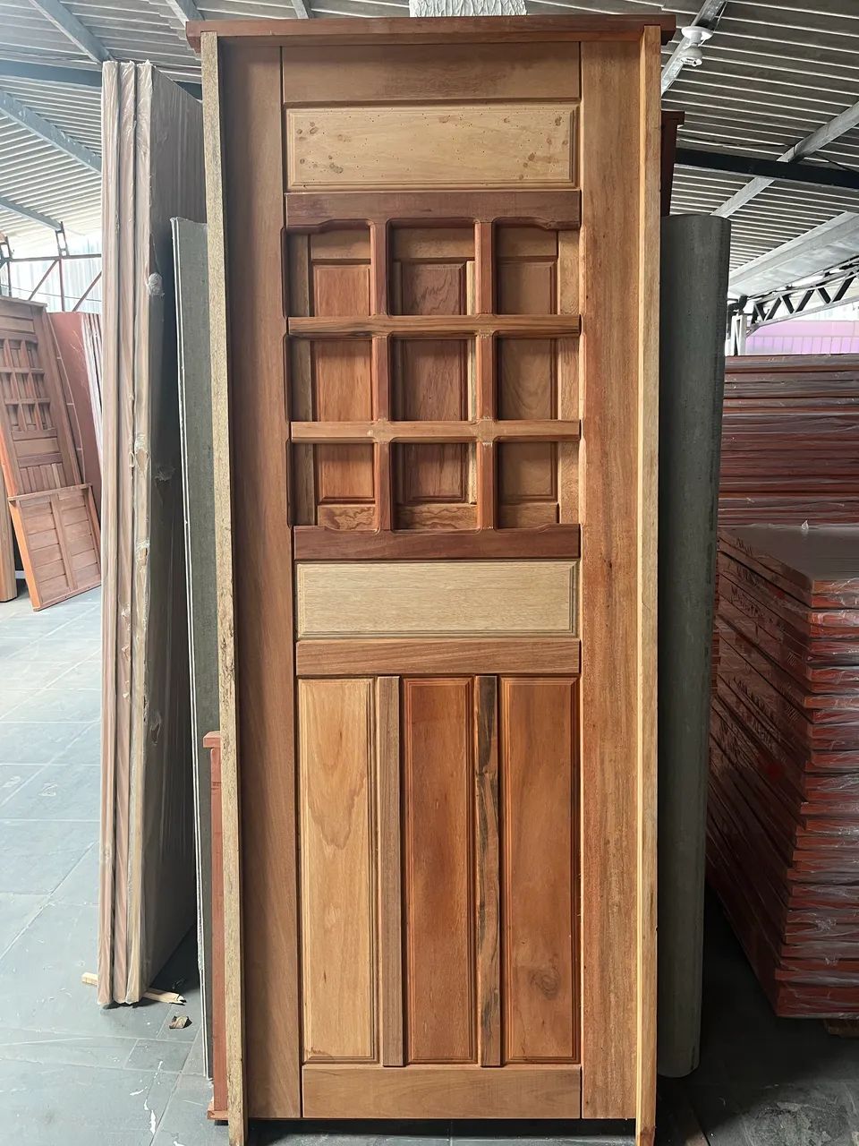 PORTA EM MADEIRA + ARO (valor à vista)