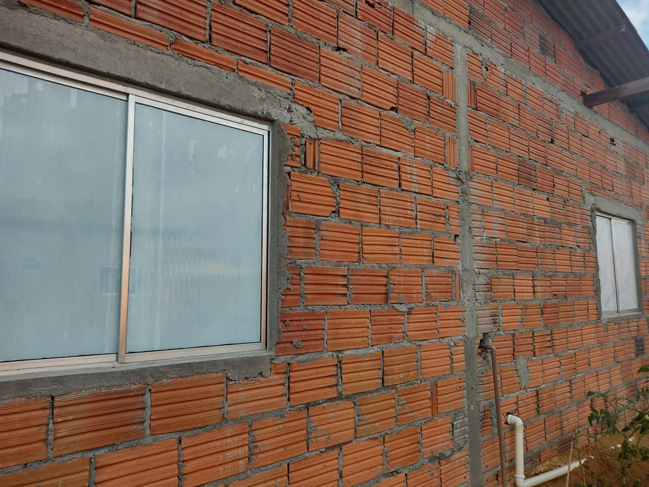 Repasse de casa em construção. No floresta tropical. Casa com 3 quartos valor 85 mil.