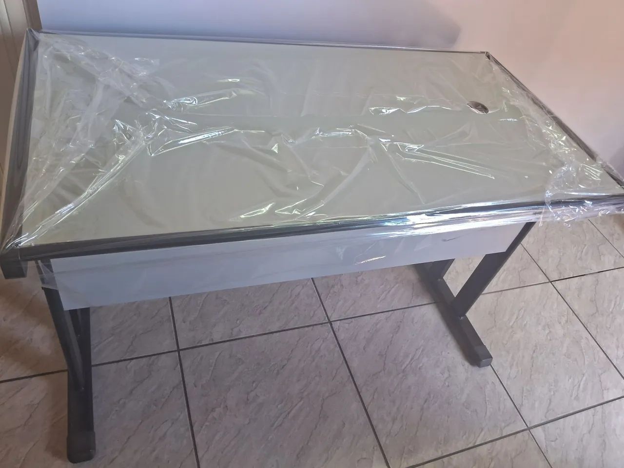 Mesa de escritório - Pouco usada - NOVINHA  - Foto 2