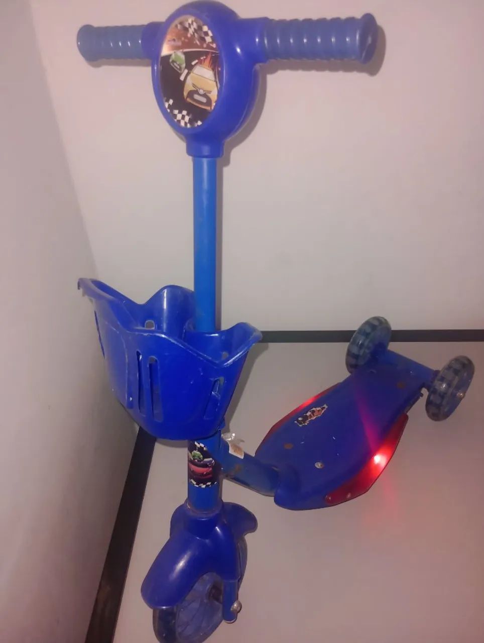 Patinete Infantil com Luzes música e cesto  - Foto 2