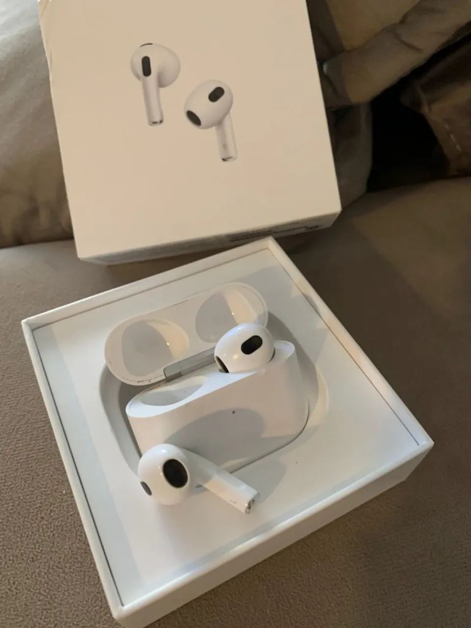 Airpods 3 3ª geração muito conservados. Bateria duranto muito. Funcionando perfeitamente. - Foto 3