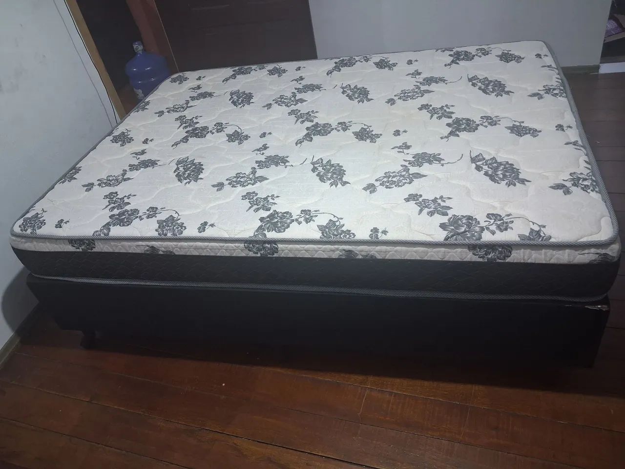 Cama box com colchão64330587823490121