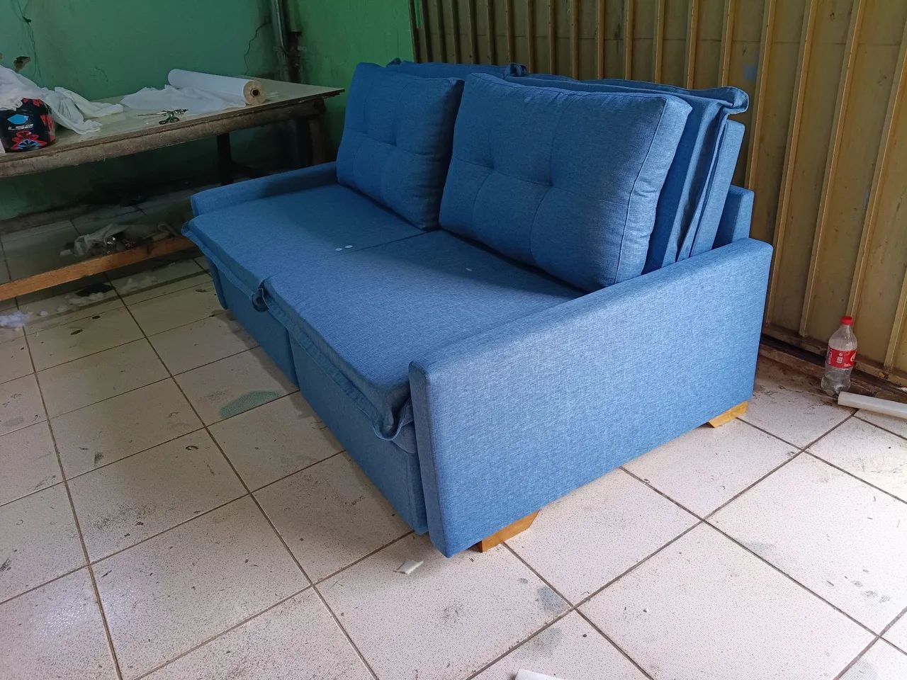 Sofá caixa zero com baú fabricação própria sob medida e encomenda  - Foto 2