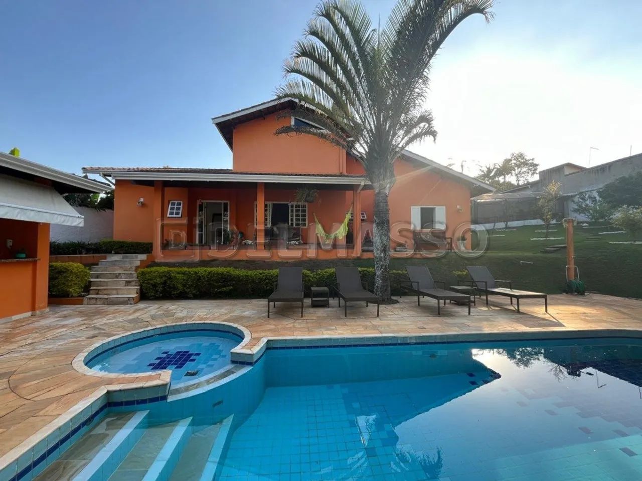 Chácara completa com 1.750 m² próximo a Bunjiro Nakao!