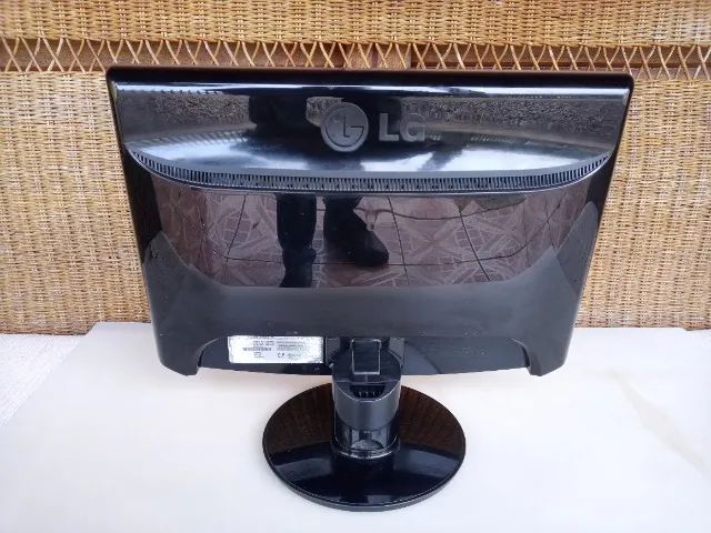 Monitor LG Flatron W1952tq 19 Preto - Foto 5