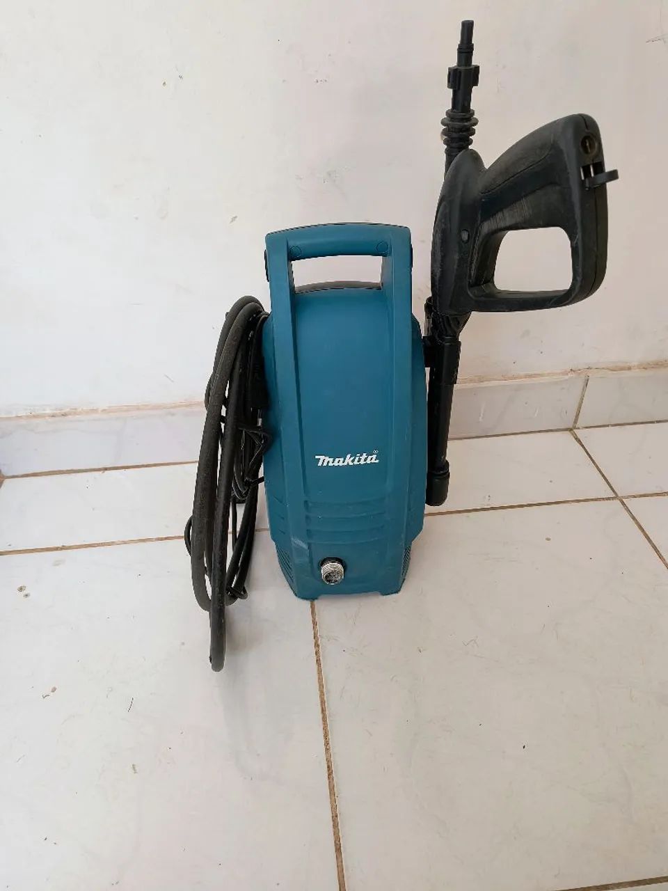Lavadora de Alta Pressão Makita - Foto 2