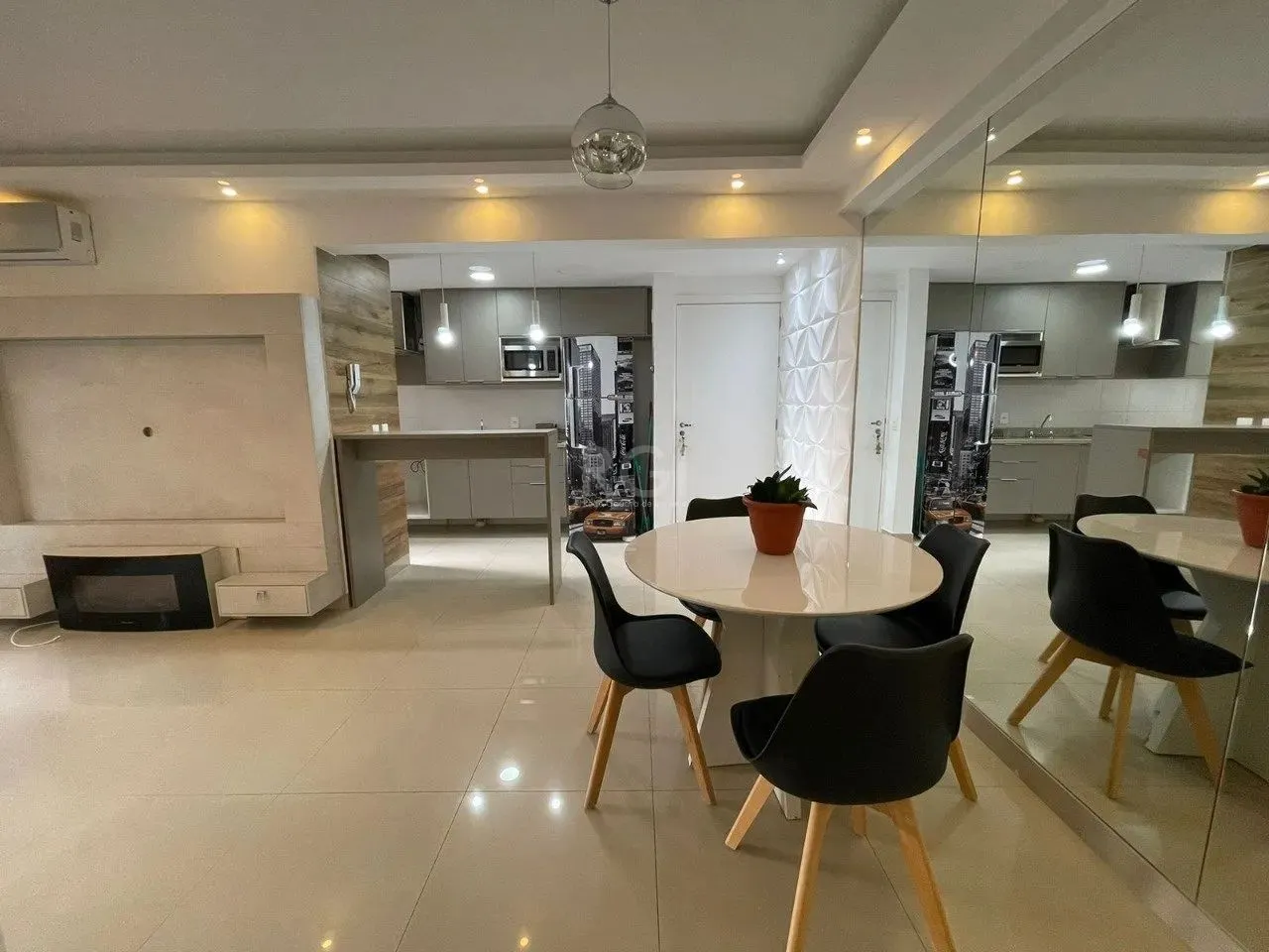 Apartamento em Porto Alegre 2 dormitórios mobiliado, infra completa, churrasqueira andar a