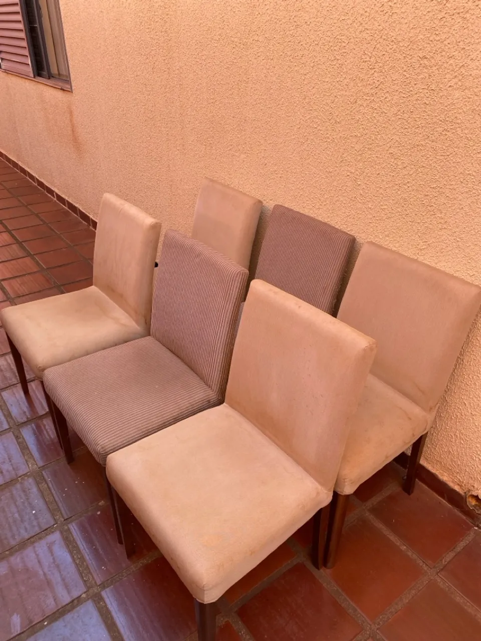 Conjunto de 6 Cadeiras de Madeira e Estofado