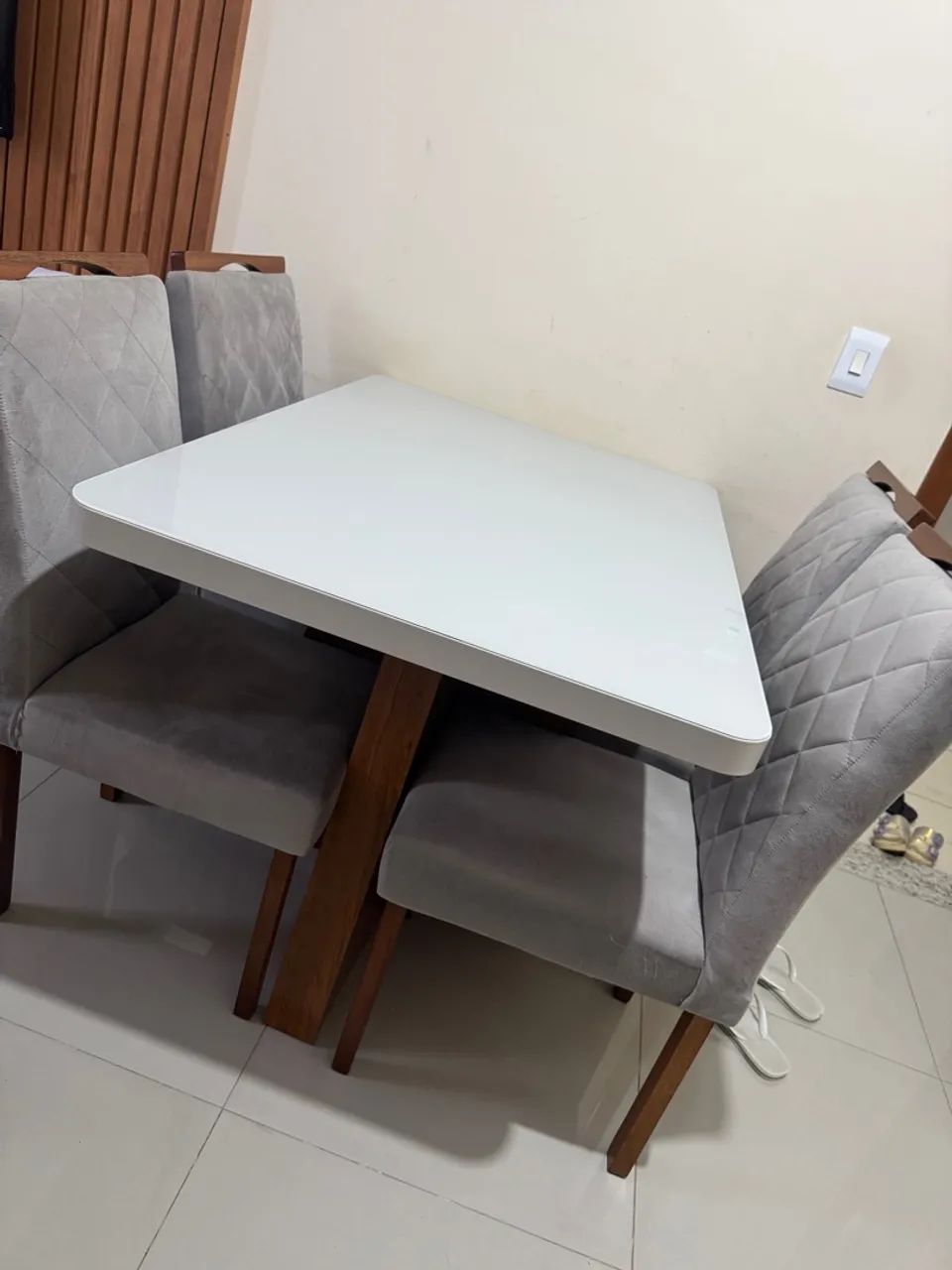 Lacquered table with 10 months of use! 64352820784129121