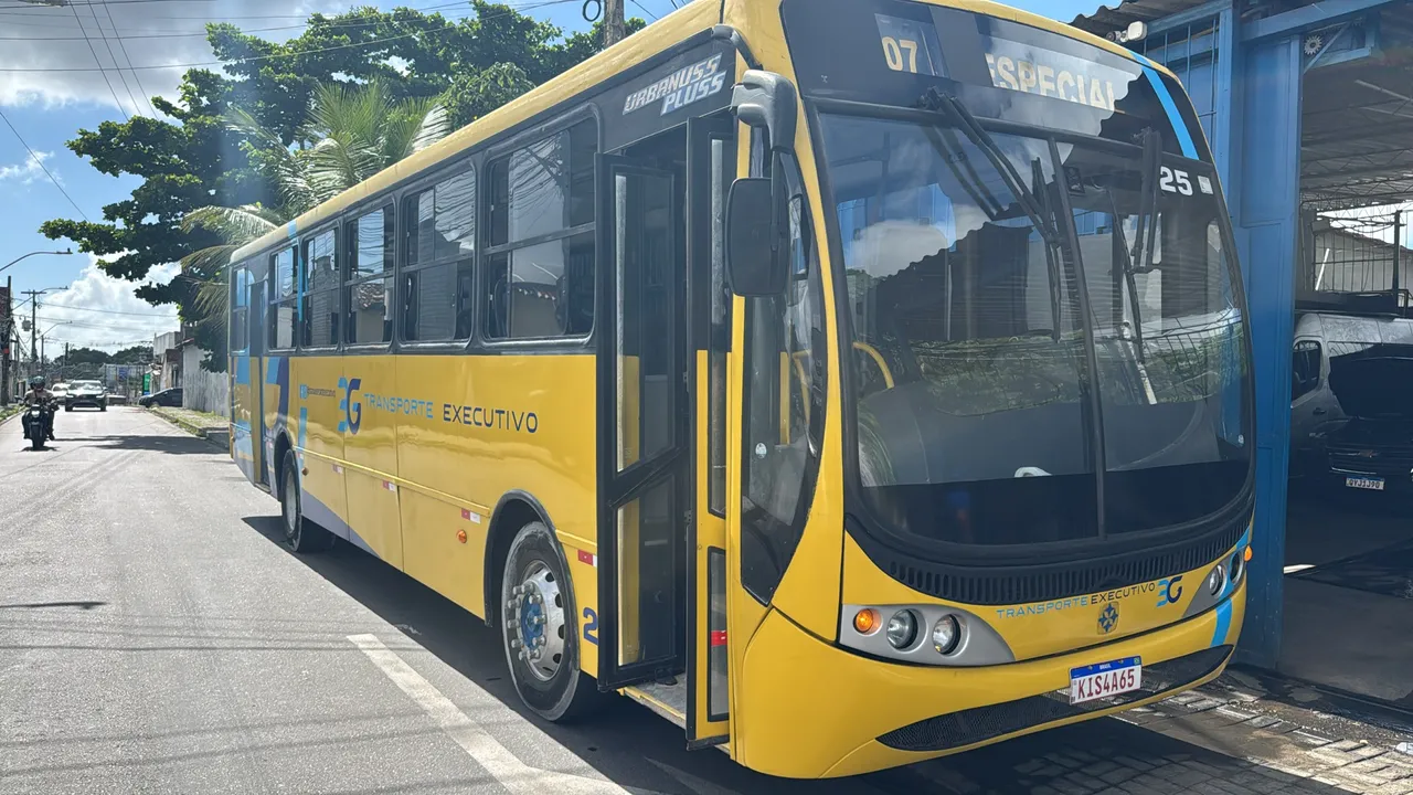 Ônibus urbano busscar 2005