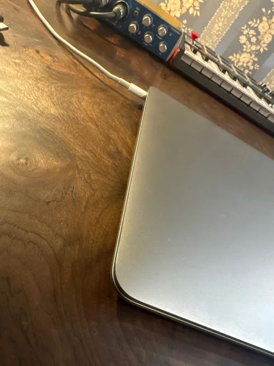 Macbook Air M1 - Cinza espacial  - Foto 4