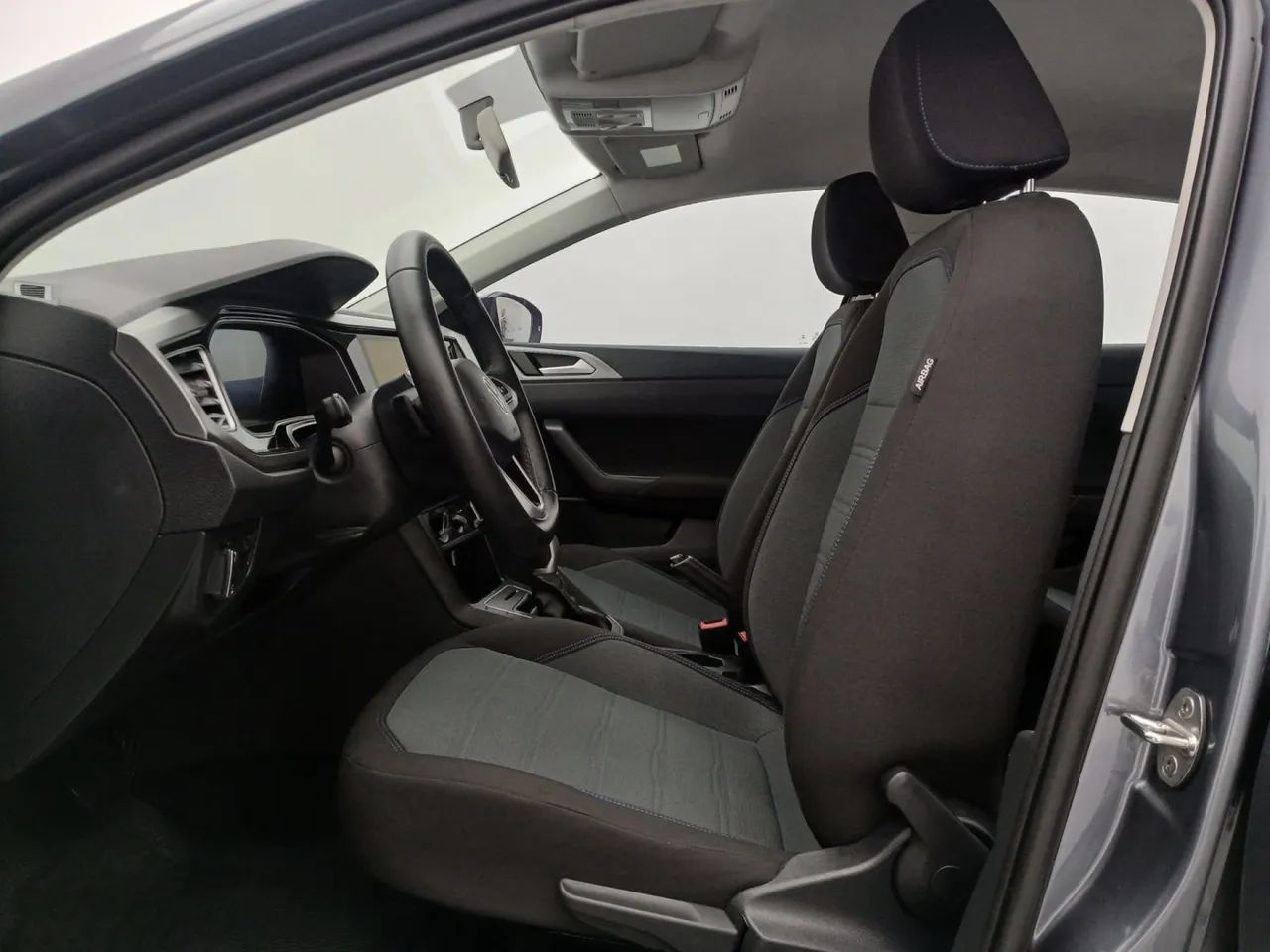 Volkswagen Nivus Comfortline 1.0 200 TSI Flex Aut., foto 16 de 18