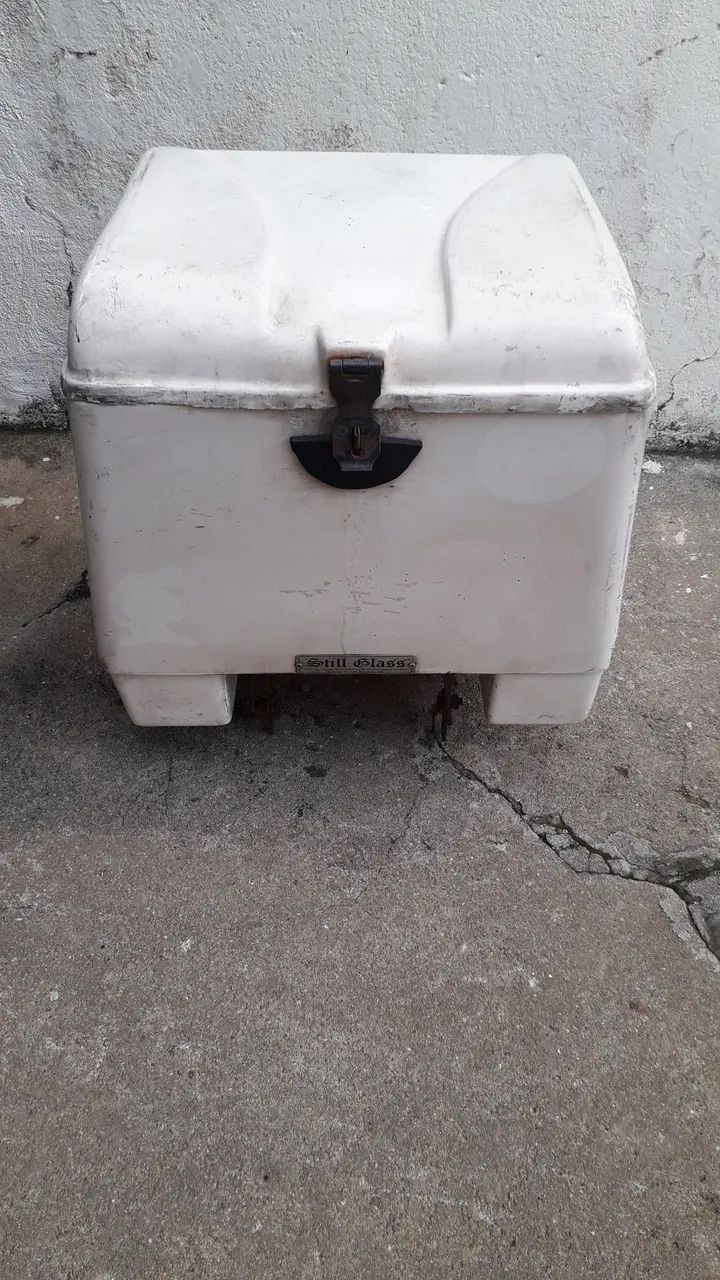 Bagageiro de moto em fibra