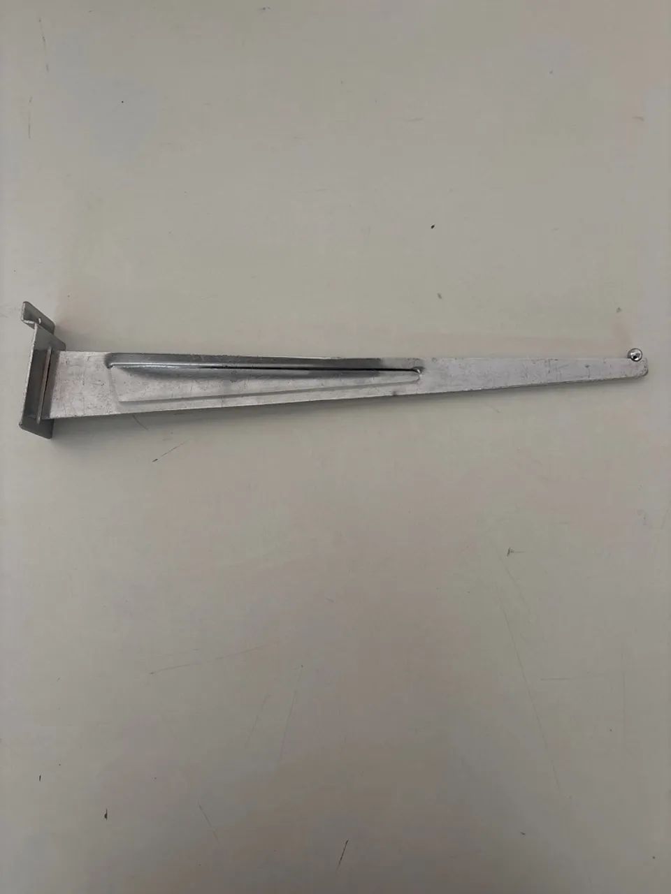 Mão francesa para painel canaletado cromada - Foto 2