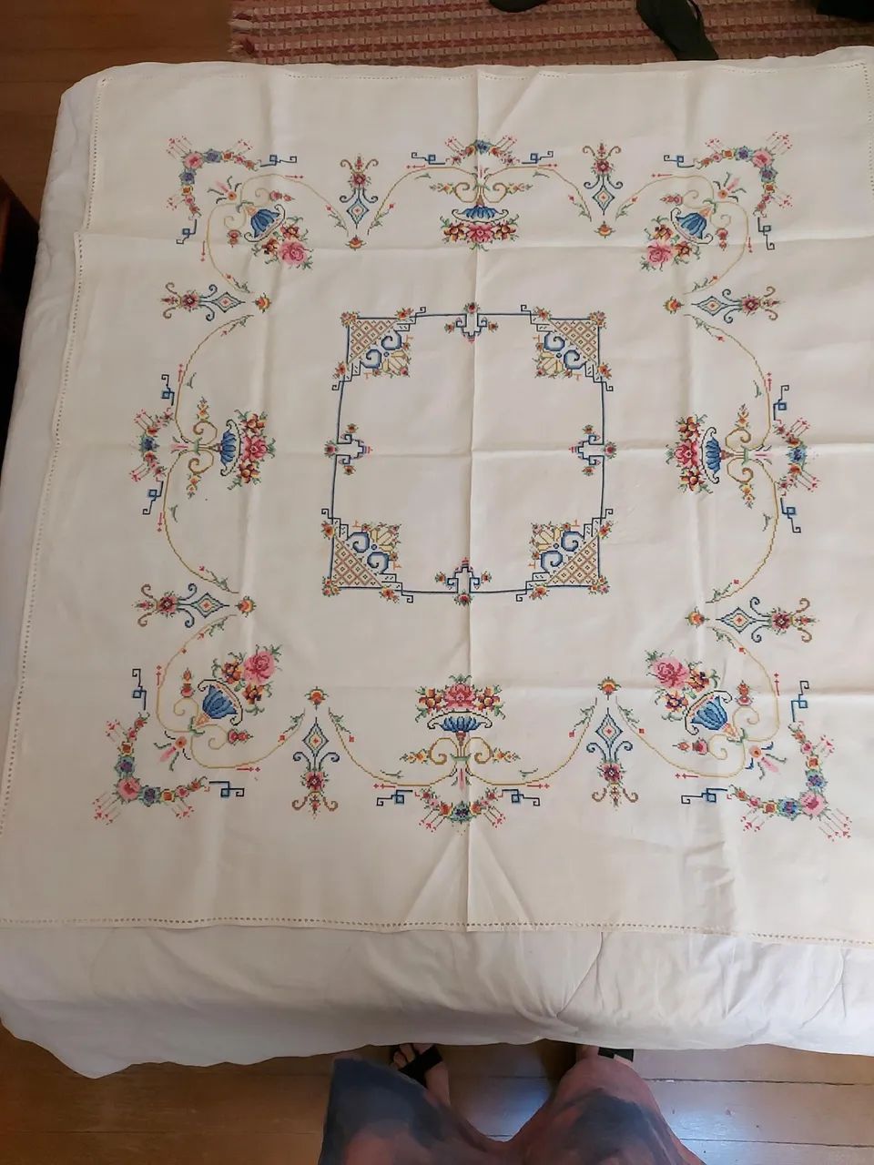 Jogo de Toalha de Mesa Bordadas . - Foto 2