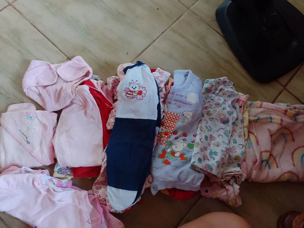 Lote de bebê menina 100 reais toda